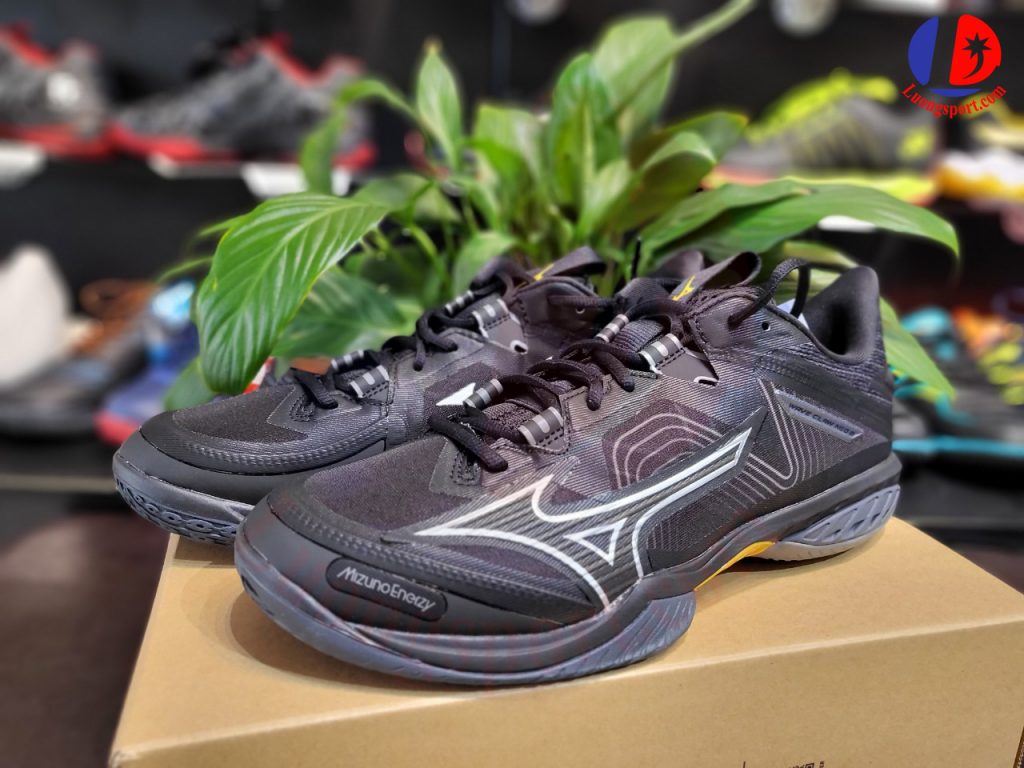 giay-cau-long-mizuno-wave-claw-neo-2-den-vang-chinh-hang